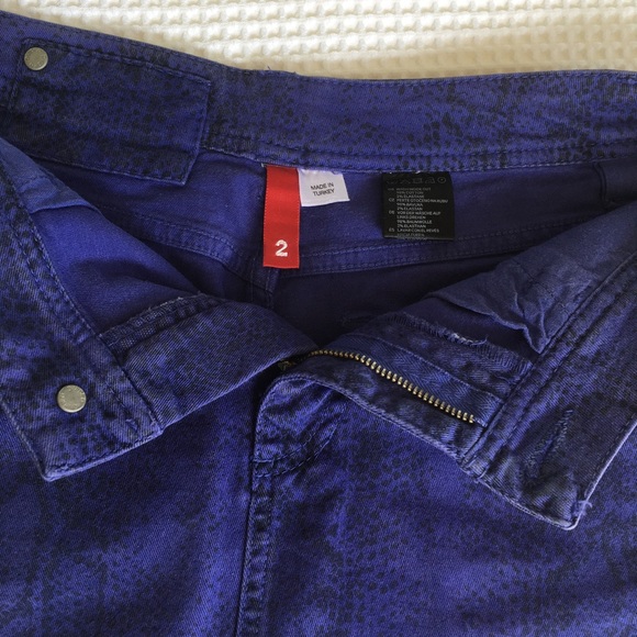 Divided H&M snake print denim mini skirt - Picture 4 of 5